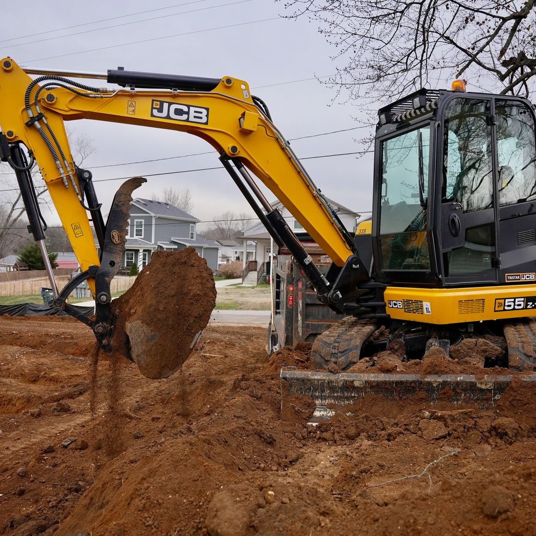 JCBna's tweet image. Crushing big jobs in small areas? Our 55Z packs zero tail swing and a low center of gravity, delivering unbeatable safety and stability.

📷 IG: tristarjcb

#MiniExcavator #Excavation