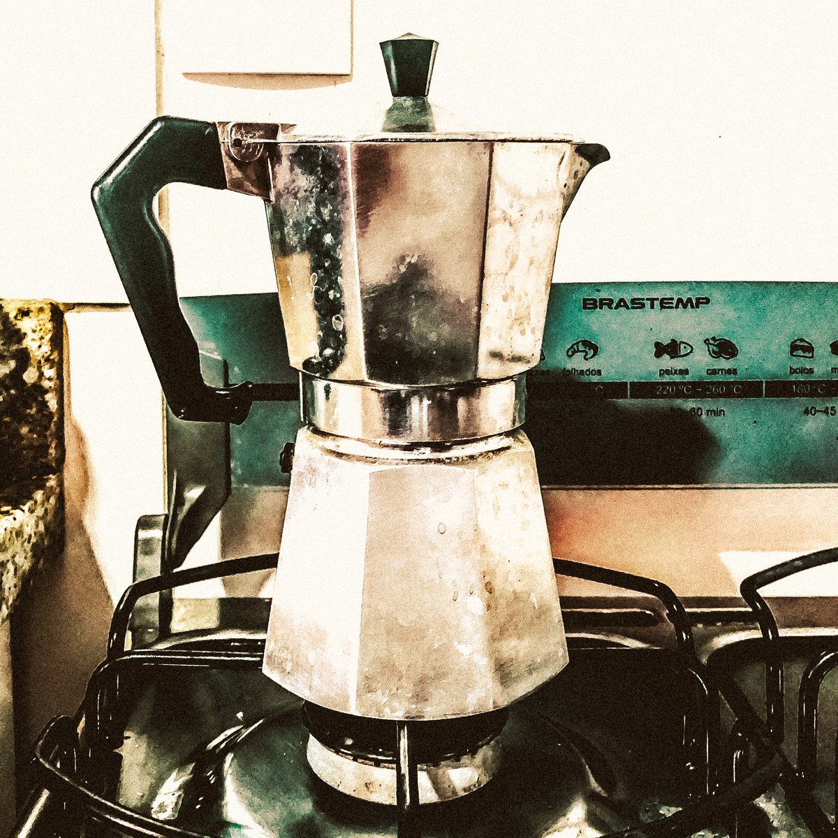 kyllercg's tweet image. A coisa mais durável que você pode comprar pra sua casa. #CoffeeTime #coffemaker #CoffeeLovers