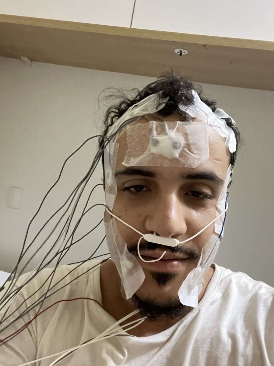 OluapRotiv's tweet photo. eu quando preciso melhorar meus poderes psíquicos (dormir https://t.co/72ilz5dqEo