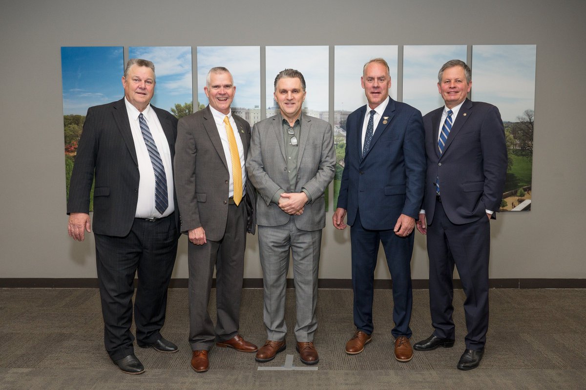 Stillwater Critical Minerals CEO, Michael Rowley met some key VIPs during the Energy Transition Metals Summit in Washington, DC. Great discussion of critical minerals and the urgent need for more domestic supplies. #CriticalMinerals #nickel #cobalt #copper #Montana #Senator