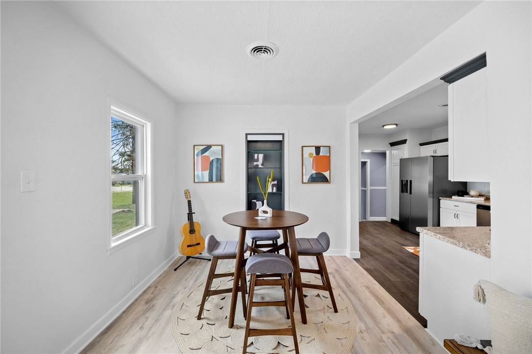 Joe__Hand's tweet image. Now priced at $234,900
4110 Indianola Avenue, Des Moines, IA 50320 is a fantastic property with 4 bedrooms and 2 bathrooms. Good sized lot and 4+ car garage. 
See more here: goldfinchiowa.com/d8r9z3co