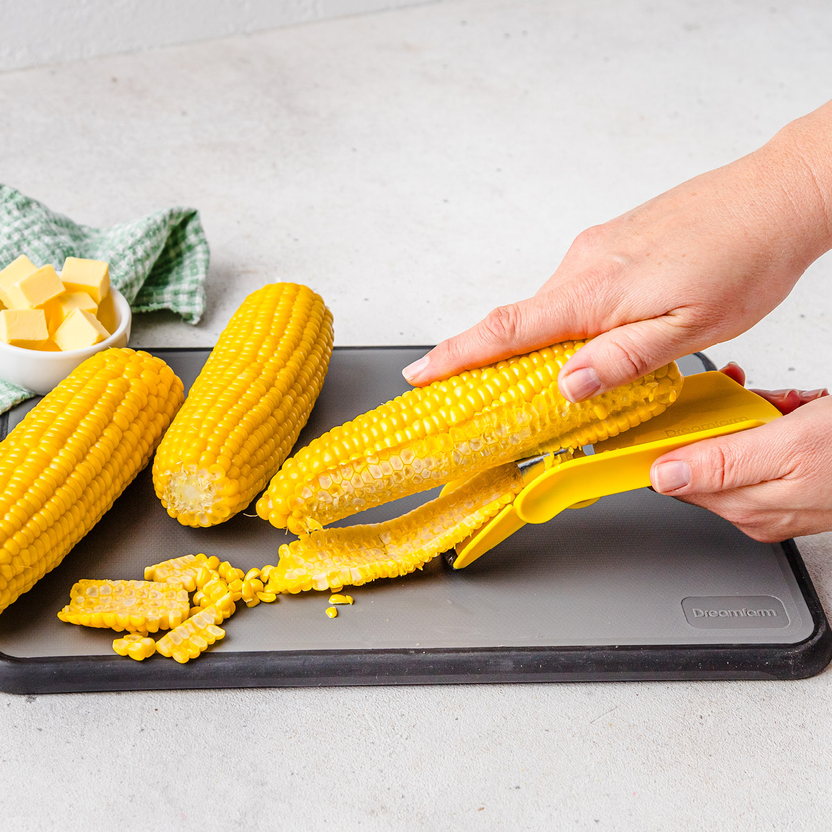 Grip-a-dee-doo-dah!⁠

Corpeel’s side channel grips ensure safe and controlled operation, while its non-slip rubber foot provides extra stability when peeling corn. 🌽⁠

#dreamfarm #corn #corpeel #corntool #foodprep #eattherainbow #cornonthecob  #freshcorn #kitchengadget