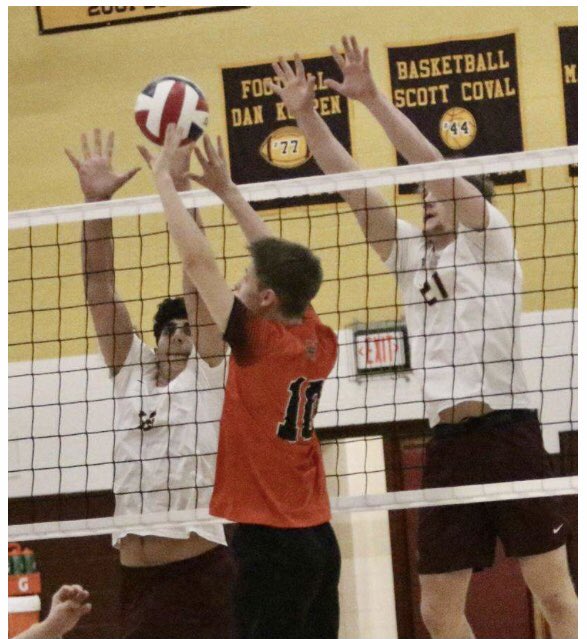 🏐Whitehall Zephyrs bring down the house…and the Hornets to move on to EPC final (Photo from quarterfinal win over Northampton)– Lehigh Valley Press Story: lvpnews.com/20240510/zephs… @WHSVBALL @ZephyrAthletics