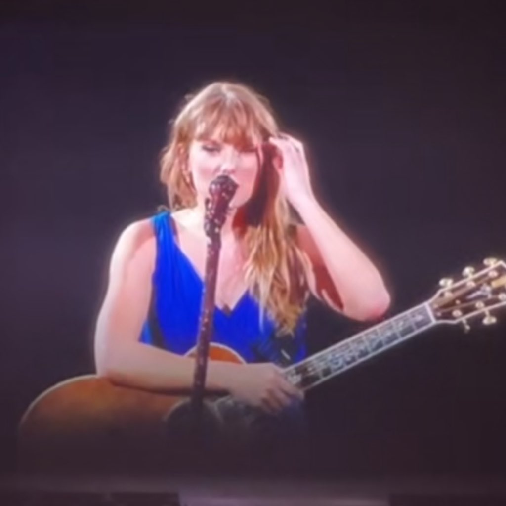 tswifterastour's tweet photo. 🚨| Taylor Swift performs “Is It Over Now?” from “1989” as the first surprise song for Day 2 of ‘The Eras Tour’ in Paris, France!
#TSTheErasTour #ParisTSTheErasTour

"I can do whatever I want" https://t.co/HO6etOOqWS