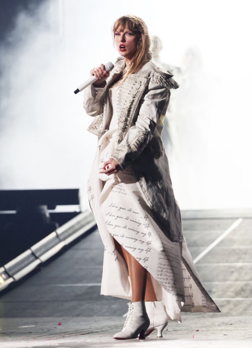 SwiftNYC's tweet photo. “We started planning this surprise for you 8 or 9 months ago.. when we got 2 months off from The Eras Tour, we didn’t really take any time off and went full into rehearsals…” - Taylor Swift on planning the new TTPD set of The Eras Tour during her surprise song speech #TSTheErasTourParis 🤍