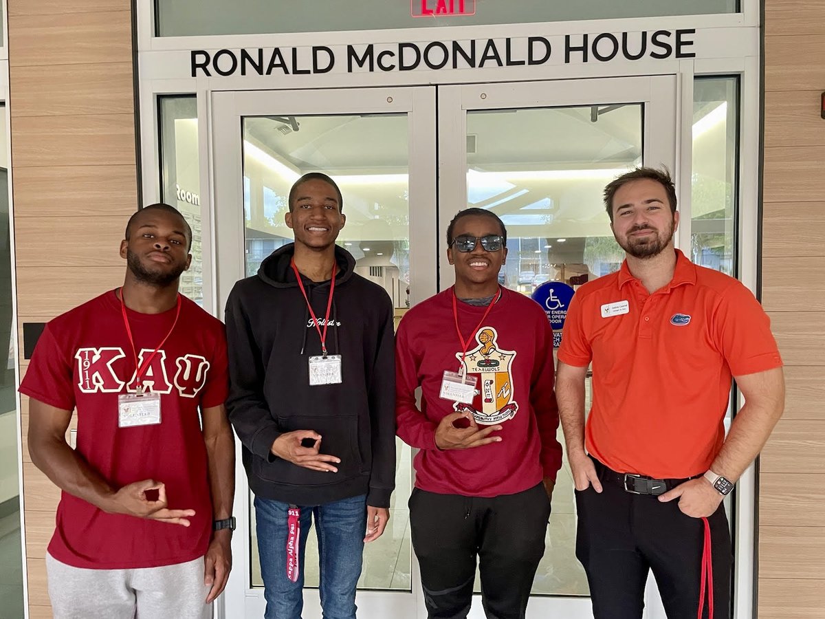 These smiling faces are just a few of our devoted volunteers who keep the spirit of community alive at Ronald McDonald House. Thank you for your tireless work and compassion! 🏠💕 Your efforts make a huge difference in the lives of our families. #KeepingFamiliesClose #forRMHC