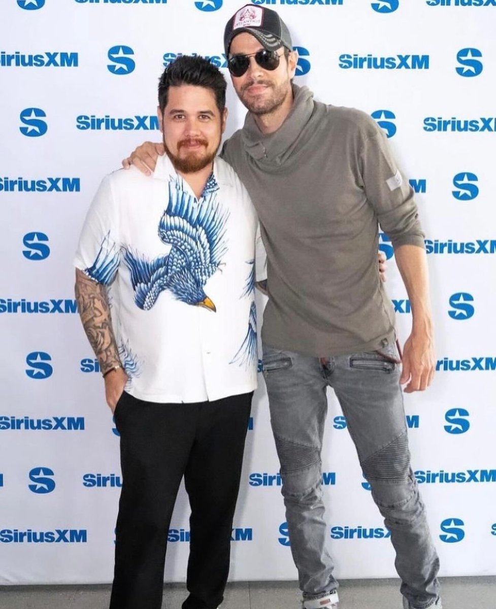 Enrique en Sirius XM en Miami la semana pasada para una entrevista🥰

Reposted from @enriqueignews Enrique at Sirius XM in Miami a last week for an interview😍🎙️
[📸by: @mackinmiami ]
<a href="/enriqueiglesias/">Enrique Iglesias</a> #EnriqueIglesias #TheKingOfLatinPop #FinalAlbum #Interview @siriusxm