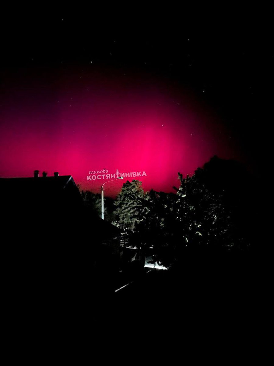 saintjavelin's tweet image. The Northern Lights were visible in Kharkiv, Donetsk, and Dnipropetrovsk regions. What a beauty 🌌