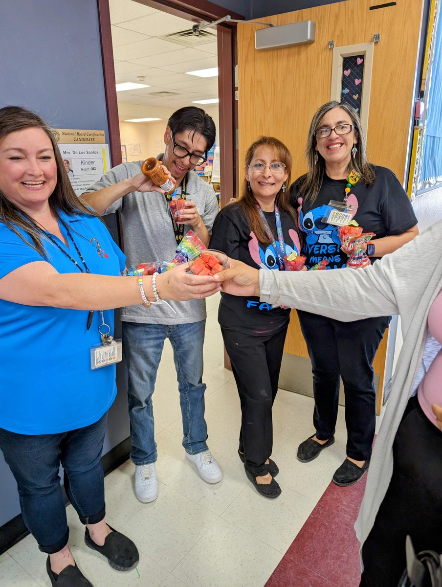 RiversideEleme3's tweet photo. Celebrating our super, amazing teachers this week!  We are truly grateful for all the dedicated and committed teachers working at RSE and throughout #GISD.  Thank you for all you do. https://t.co/BXZzsZToTy