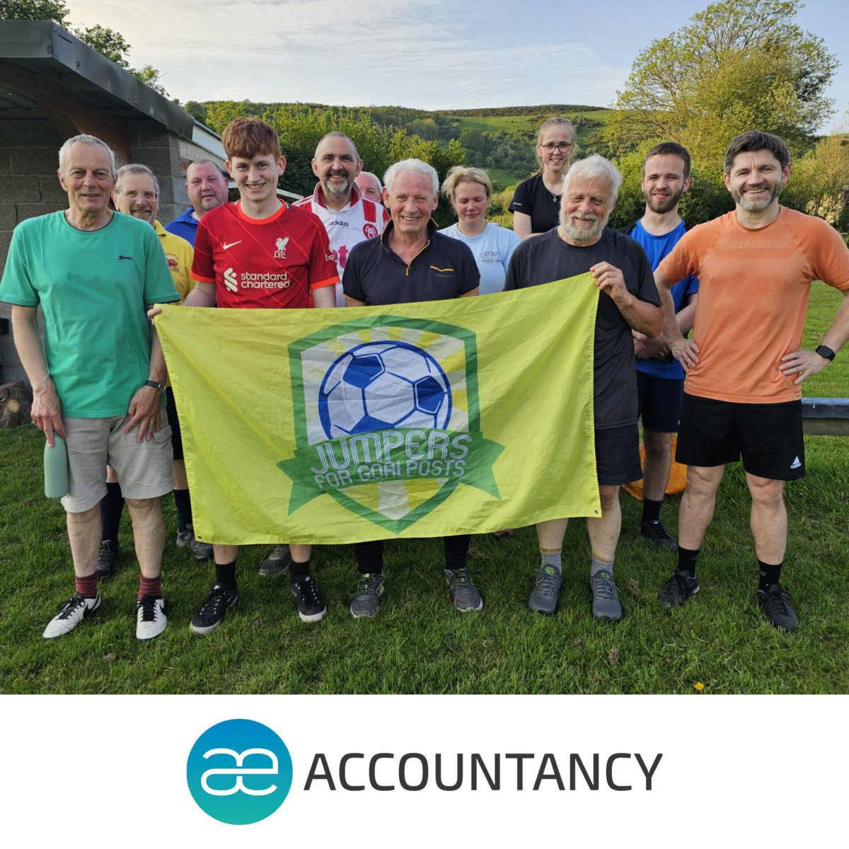 💛💙💚
Tonight's walking football group. Great fun. Thank you all

If you would like to play please get in touch 

#jumpersforgoalposts #walkingfootball #footballforall #footballfun
#makeyoufeelbetter #gettingout