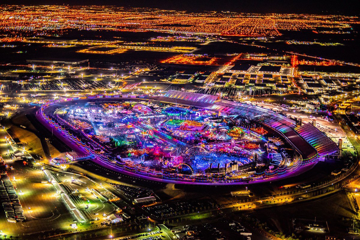 It’s crazy to me that every year the racetrack goes from this to THIS. #EDC