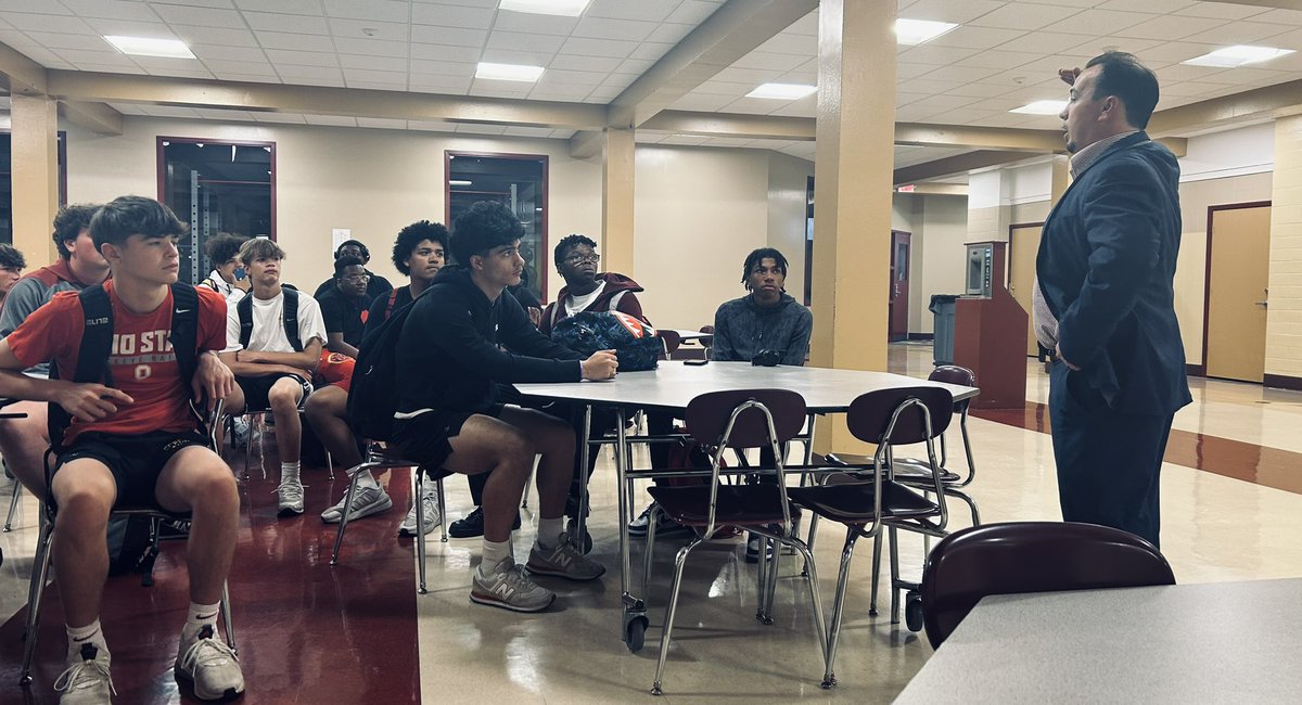 Coach Harris, new head football coach @ScecinaNow meets with the football team for the first time after school today. Welcome to Scecina! #crusadersfootball 🏈