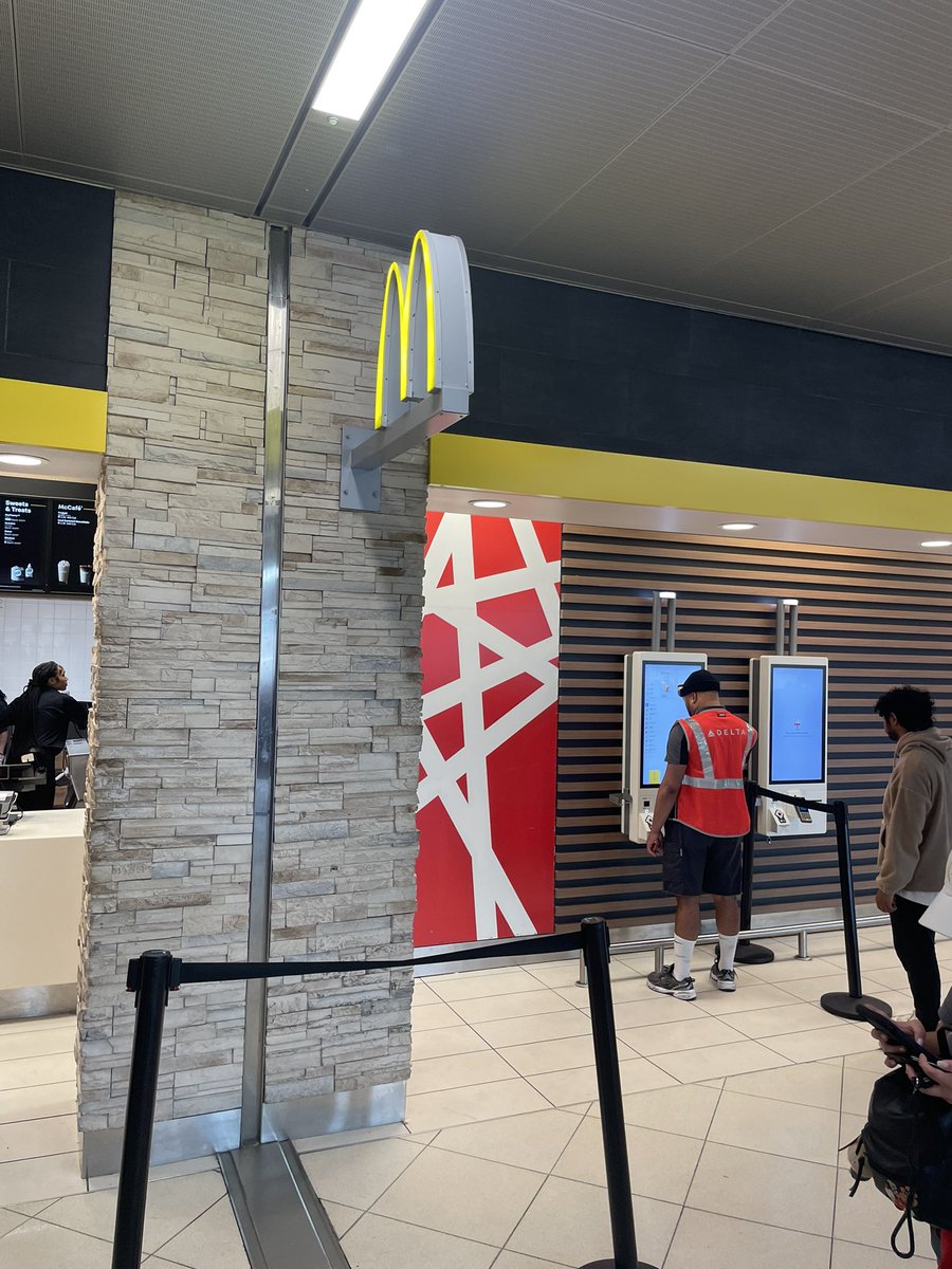 Got to like a McDonalds that decorates with EVH!  @GregRenoff @WolfVanHalen @Strigl @tommylondon @sammyhagar @VanHalenLyrics