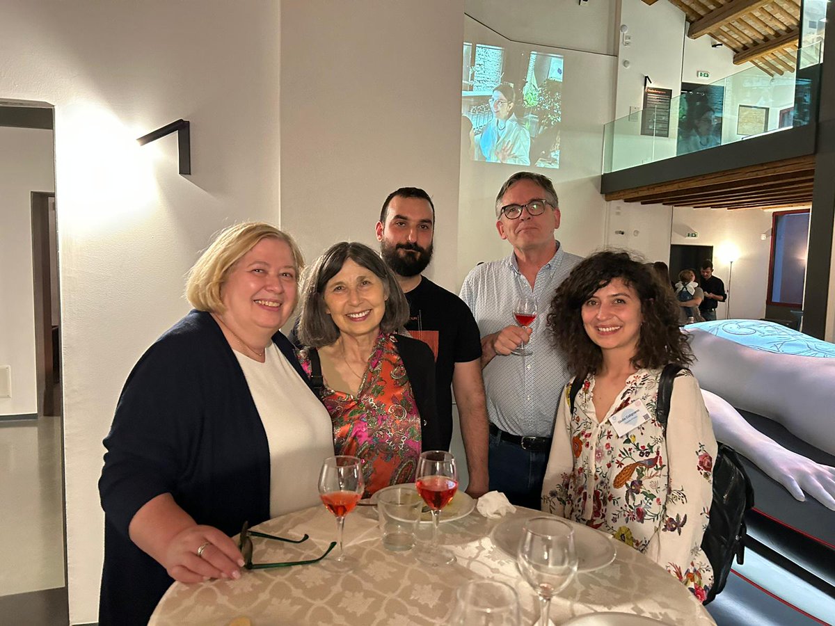 It's nice when you meet scientists you admire and start chatting about science. @davidpoeppel, Sonja Kotz @BANDLabUM, Janet Werker, w/ @CalignanoGiulia