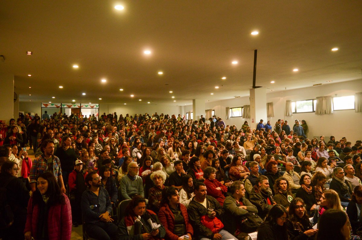 Tranqui la convocatoria de @myriambregman y @chipicastillo en Psicología de la UNLP