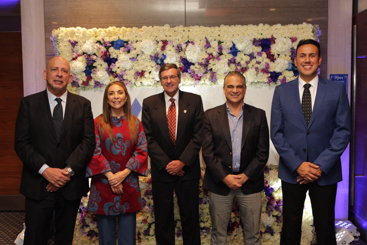 CeEcuatoriano's tweet photo. ¡Desde el #CEE, felicitamos a @AITE_Ecuador por sus 80 años de vida institucional!

Destacamos su compromiso con la innovación y su fortalecimiento al desarrollo del sector industrial textil de nuestro país, a nivel nacional e internacional. 🌐

@PazJervis Pdta. del CEE y #FranciscoRivadeneira, Director Ejecutivo, participaron ayer, del evento de Aniversario.