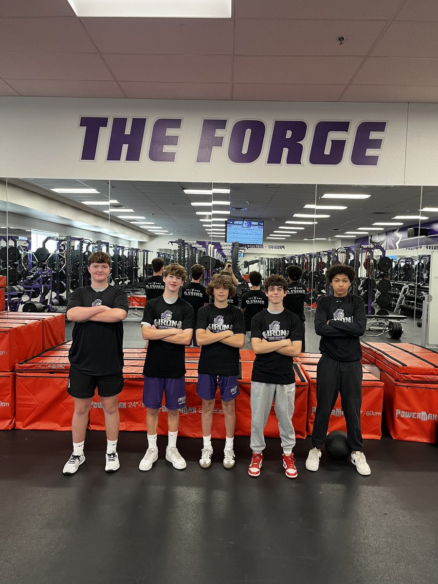 Nice work from our Iron Knights of the week for 1st hour! From left to right: Freshman Brody Zinn, Casen Muskett, Kai DeAngelis, Vinny St. Clair & Sophomore Dylan Huffman. Keep up the strong work Knights!!! 💪