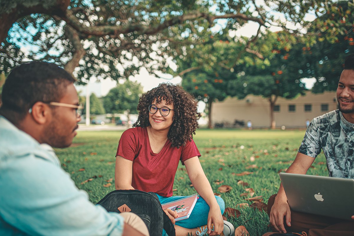 Life expectancies of U.S. youth w/ #HIV are 10-20 years shorter than those of youth w/o HIV, according to an #NICHD-funded study in @JAMAHealthForum. But strategies to improve #HIVcare may reduce this gap. Learn more: bit.ly/3wFjlzP