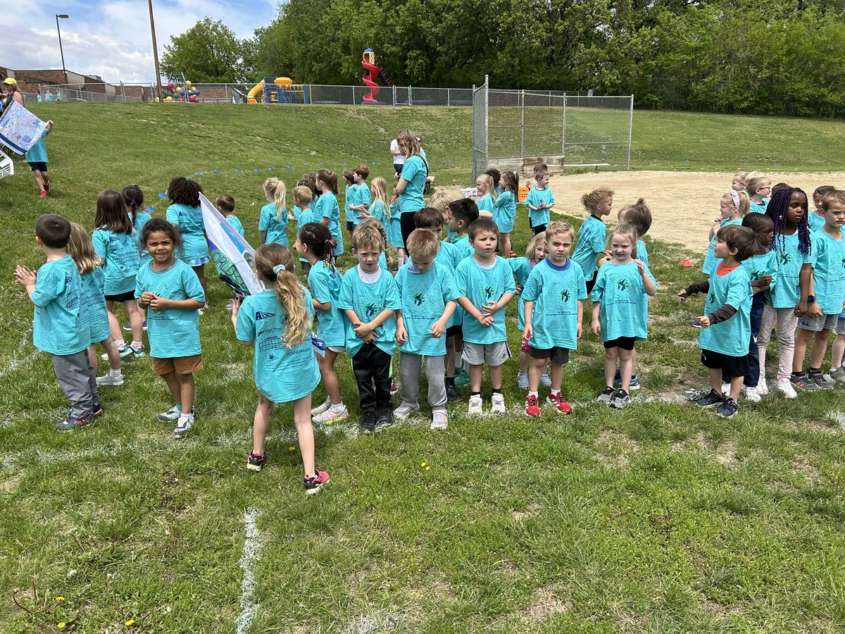 We were 🌎 Changers today <a href="/MPS_Morton/">Morton Elementary</a>!  Our Fun Run was so much fun!  <a href="/MalonePrincipal/">Troy Malone</a>
