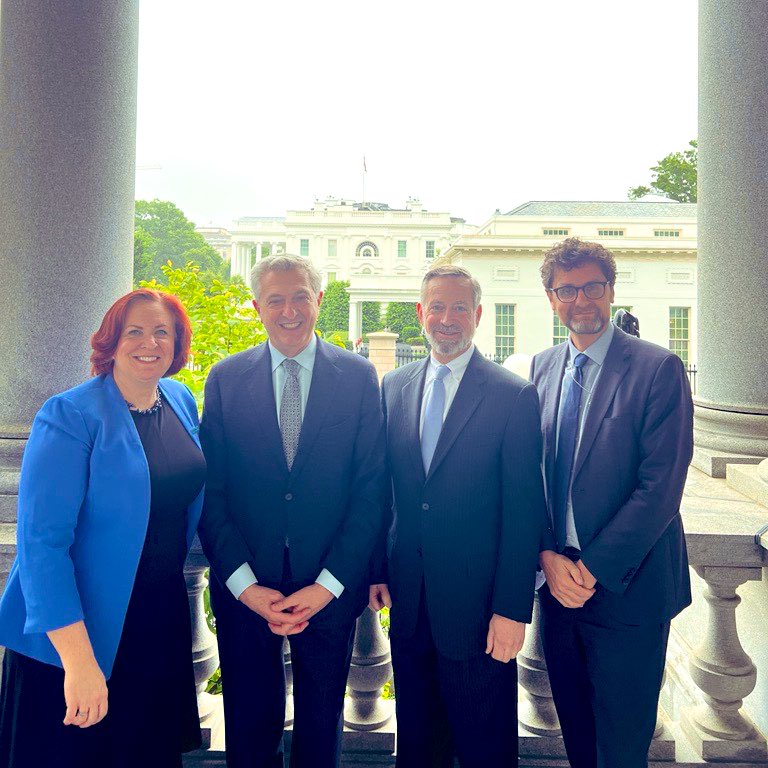 Welcoming High Commissioner @FilippoGrandi to Washington this week for key discussions with the U.S. government.   As the largest supporter of UNHCR's life-saving humanitarian work, we count on our partnership to ensure refugees are not left behind.