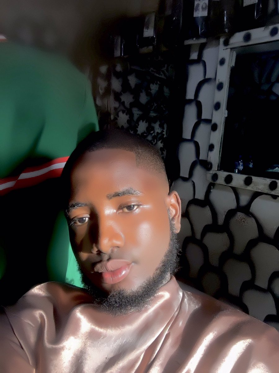 DELUXE 🇱🇷🇬🇳 tweet media