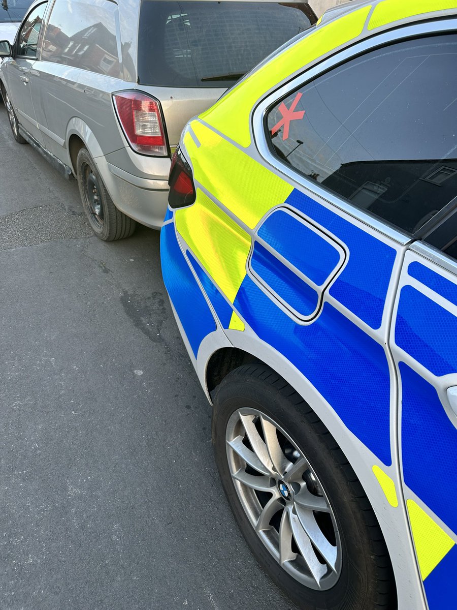 Vehicle of interest located in Gainsborough with assistance from @LincsPoliceOps Vehicle seized as it had no MOT, no insurance, no road tax & no registered keeper. #DGrp #Shed