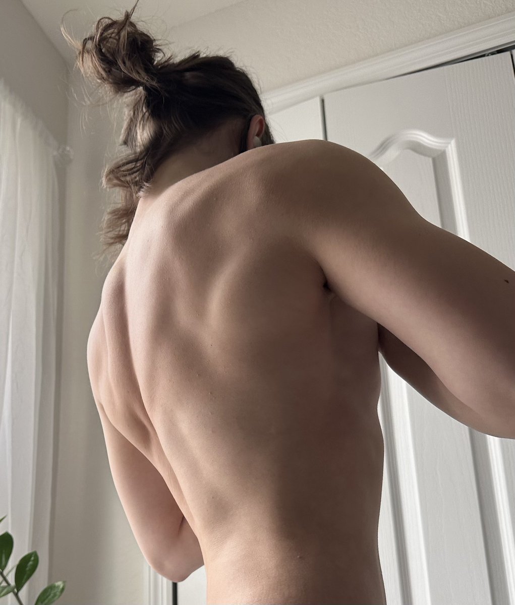 mewnii's tweet photo. back muscle details https://t.co/FU1goMCvIC