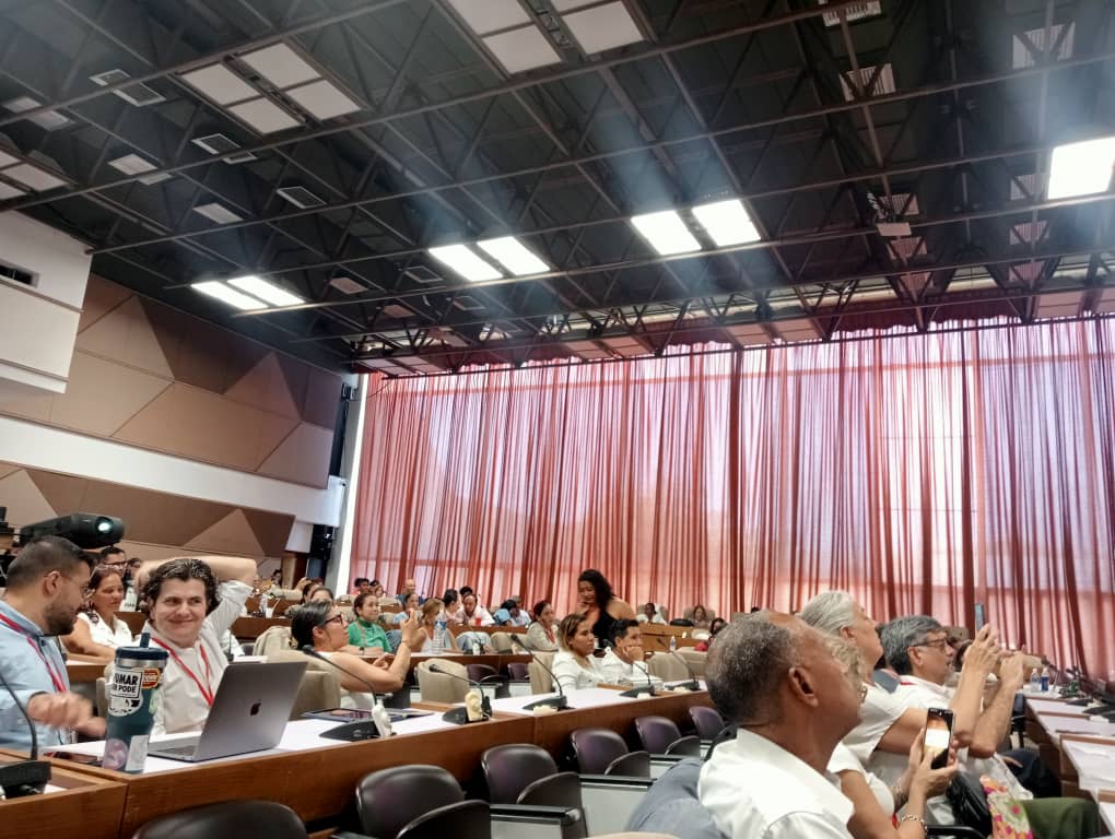 Concluyó el XVI Encuentro internacional d Abogados Laboralistas y del Movimiento sindical d @UNJCuba con la declaración contra los 76 años d genocidio y continuas violaciones por el Estado d Israel sobre el pueblo Palestino y el reclamo del cese del bloqueo económico contra #Cuba