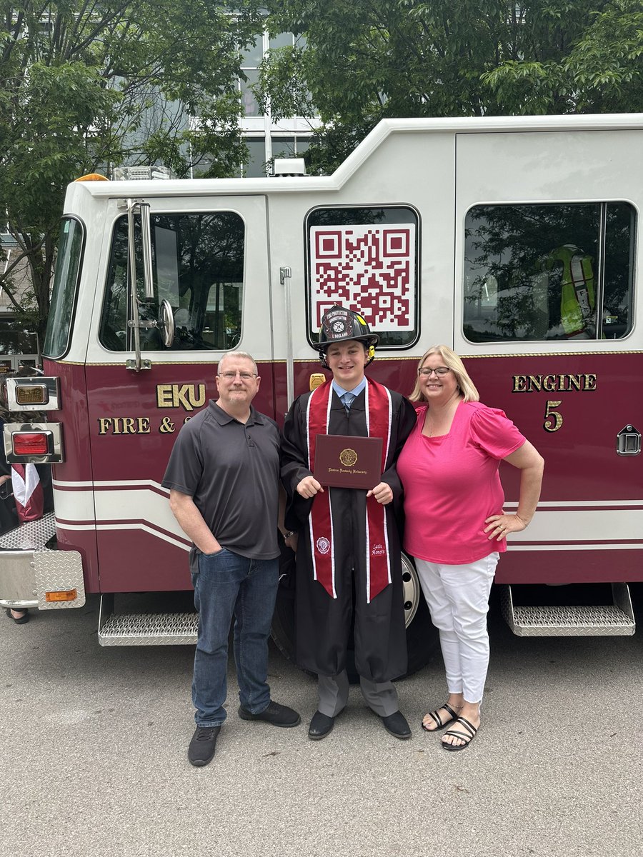 Laura Rosland tweet media