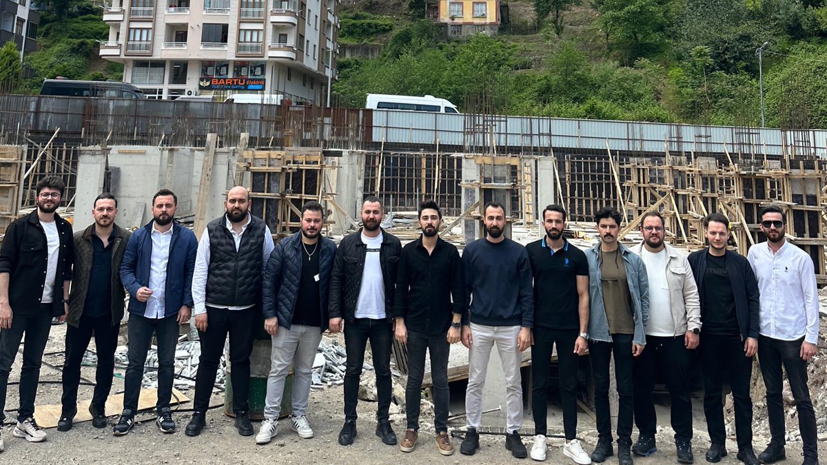 Üye ziyaretleri kapsamında, YK üyemiz Sayın Erdal Aydın’ı, Firmaları RSM İnşaat’ın şantiyesinde ziyaret ettik, sektör hakkında istişarede bulunduk. 
Kendilerine nazik davetleri ve kahvaltı programı için teşekkür ederiz.
