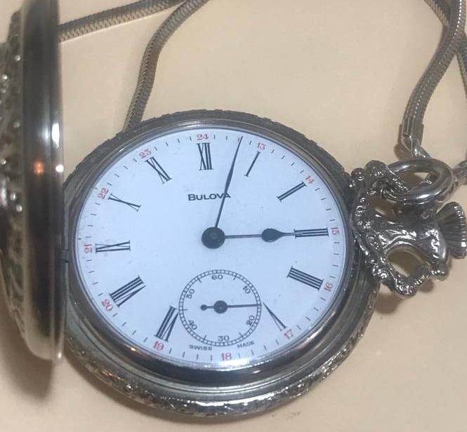 Celebrate American history with this brand new Bulova Bicentennial pocket watch. A timeless piece for any collector! #Bulova #PocketWatch #Bicentennial #Vintage #Collectibles #AmericanHistory #Timepieces #GainesvilleThings gainesvillethings.com/product/1976-b…