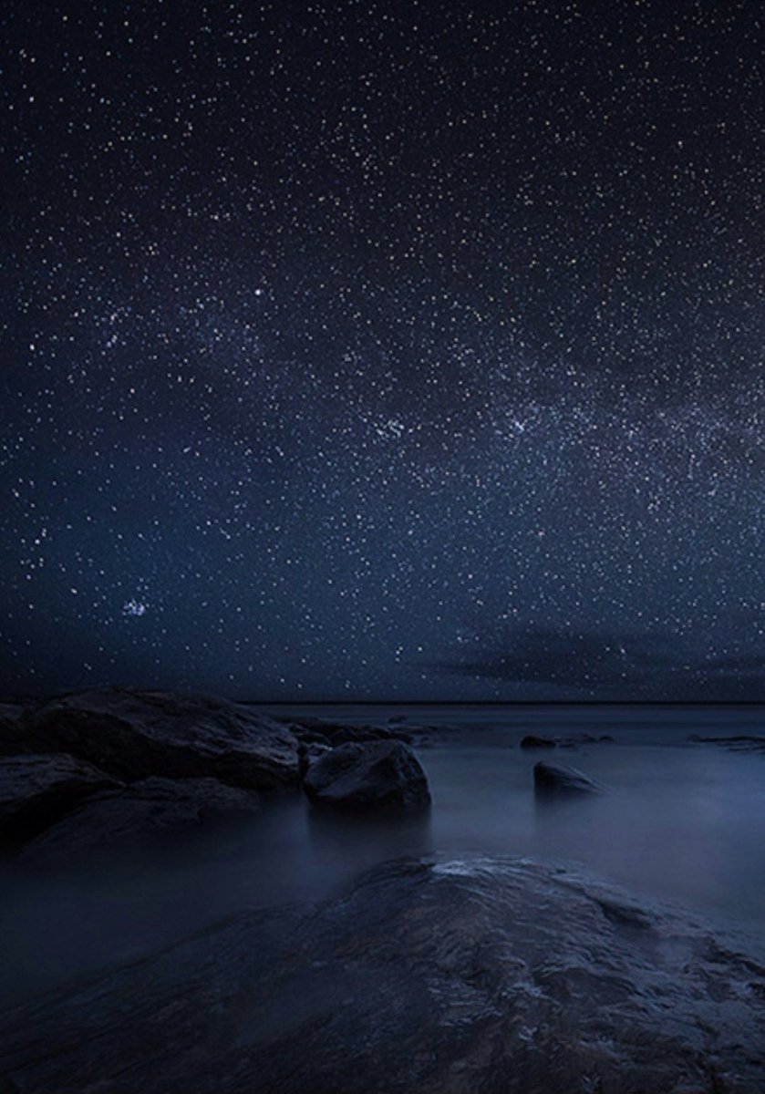 'La cosa più
superba è la notte
quando cadono
gli ultimi spaventi
e l'anima
        si getta
           all'avventura.'
             ❤️
   ( Alda Merini )