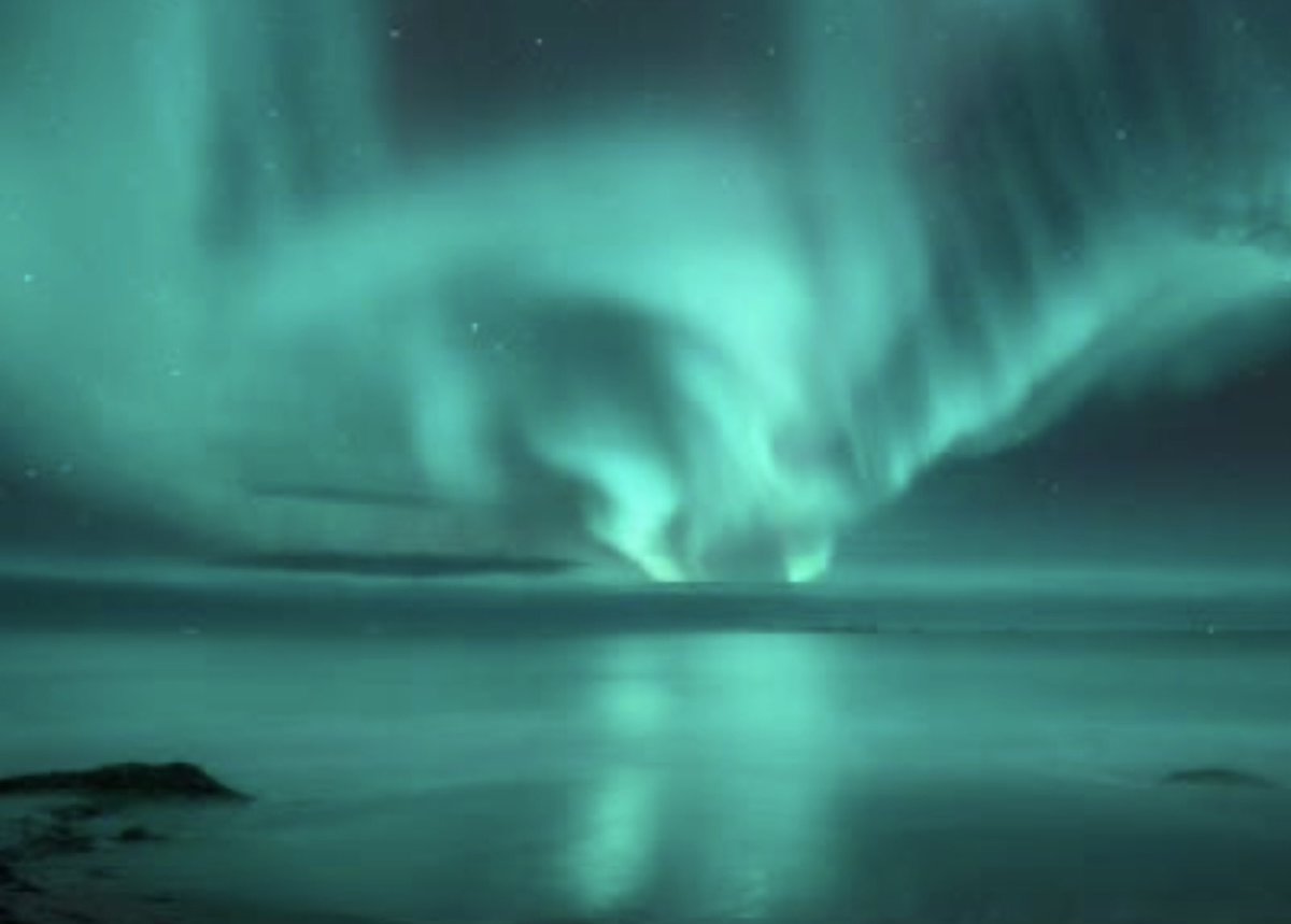 uthorcdswanson's tweet image. #NorthernLights from #Hawaii. Rare and insanely #beautiful.