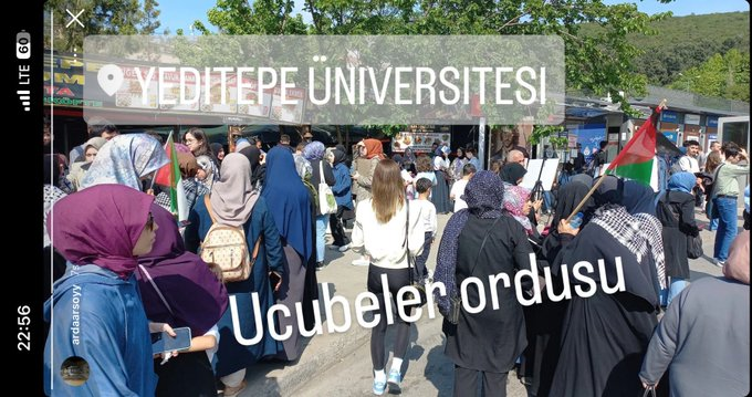 Yeditepe üniversitesinde Filistin'e destek eylemine katılan öğrencilere hakaret eden Arda Arsoy adlı kişi kendi hesabında bu paylaşımı yaptı.

@istanbul_EGM @SiberayEGM
#campusintifada