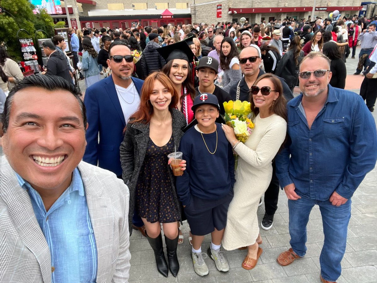 She did it! My niece Devyn graduated from SDSU, so proud of her! 👏🏾👏🏾👏🏾 great to spend time 1 on 1 w/her and my brother plus the family! ❤️❤️❤️