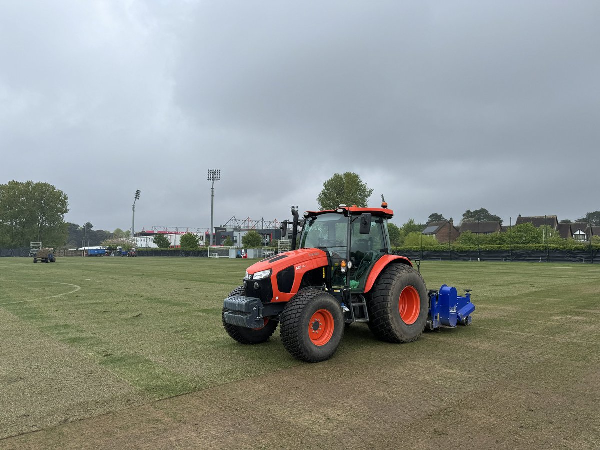 sgc_ltd's tweet photo. A busy bank holiday weekend tackling the Training Ground for @afcbournemouth with our @ImantsBV Koro. 

A beautiful spring day Saturday but very grey with the threat of rain on Sunday.

@CampeyTurfCare 
@KubotaUK 
@RodGaskinLtd https://t.co/3zDaWdtD8k