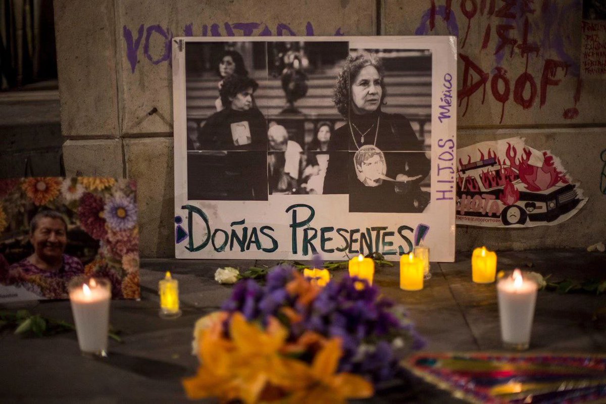 #HastaEncontrarles Familias buscadoras rindieron homenaje a quienes partieron sin encontrar a sus seres queridos. Ve la galería fotográfica de este emotivo evento del Movimiento por Nuestros Desaparecidos en México (@movNDmx). ✏️📸 @MarioMarlo zonadocs.mx/2024/05/09/rin…