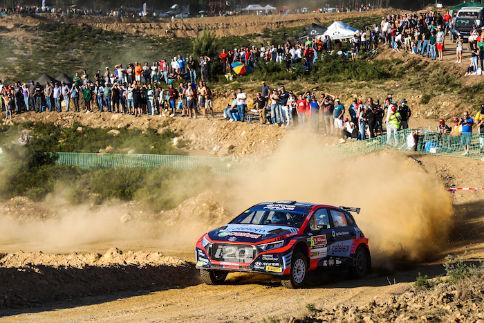 #CPR - #RallydePortugal: E vai mais uma para Meeke... Quarta prova e quarta vitória de Kris Meeke (Hyundai i20 N Rally2) no Campeonato de Portugal de Ralis (CPR), ao assegurar a primeira posição, esta sexta-feira. Saiba mais: iris.cpidt.pt/publishing20/!…