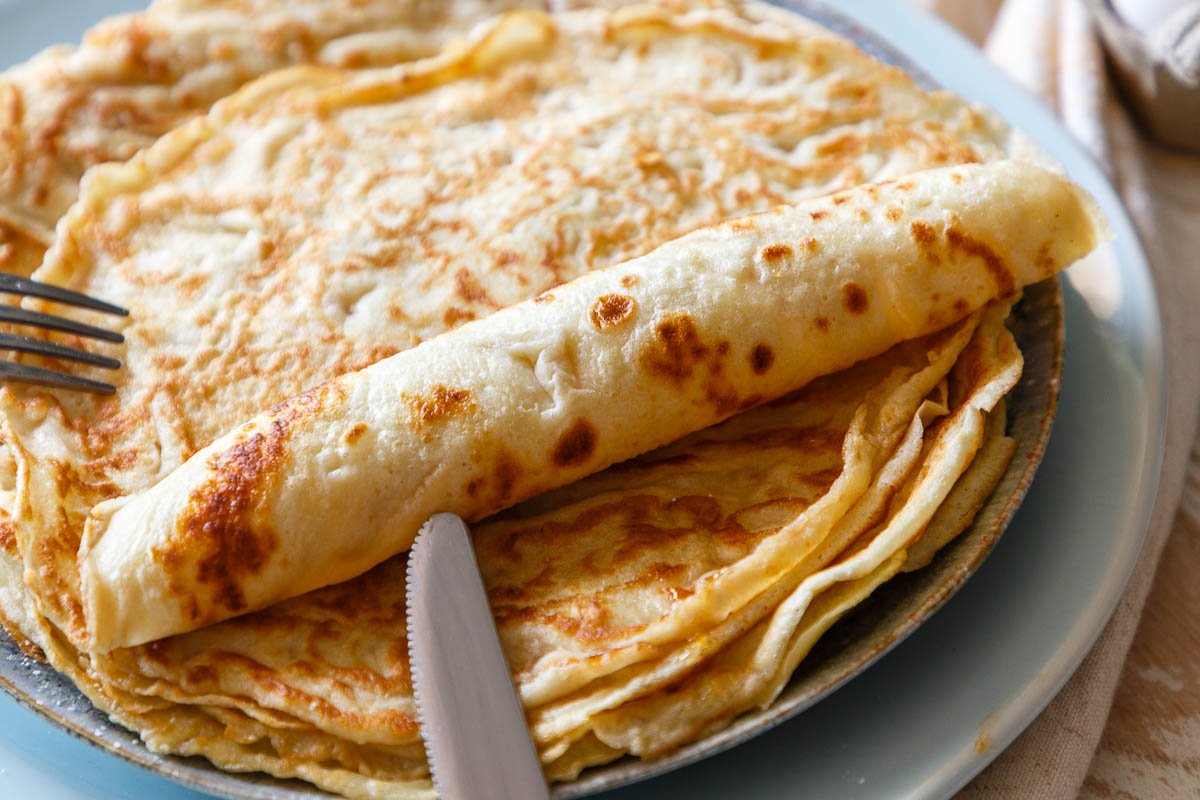 MR11szn's tweet image. Nur um das mal klarzustellen, das sind:

1. Pfannkuchen
2. Brötchen
3. Berliner

Alles andere ist leider falsch