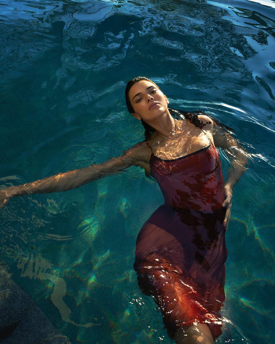 elordior's tweet photo. kendall jenner https://t.co/mLauXTX9EC