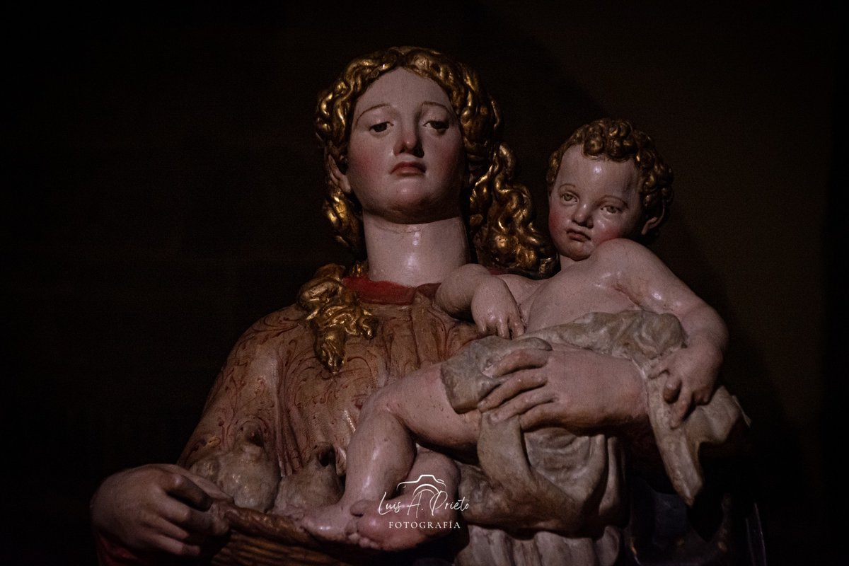 Sábado, día de la Virgen María. 'Amamos a María porque Jesús la amó primero'. Fotografía, Luis Antonio Prieto.