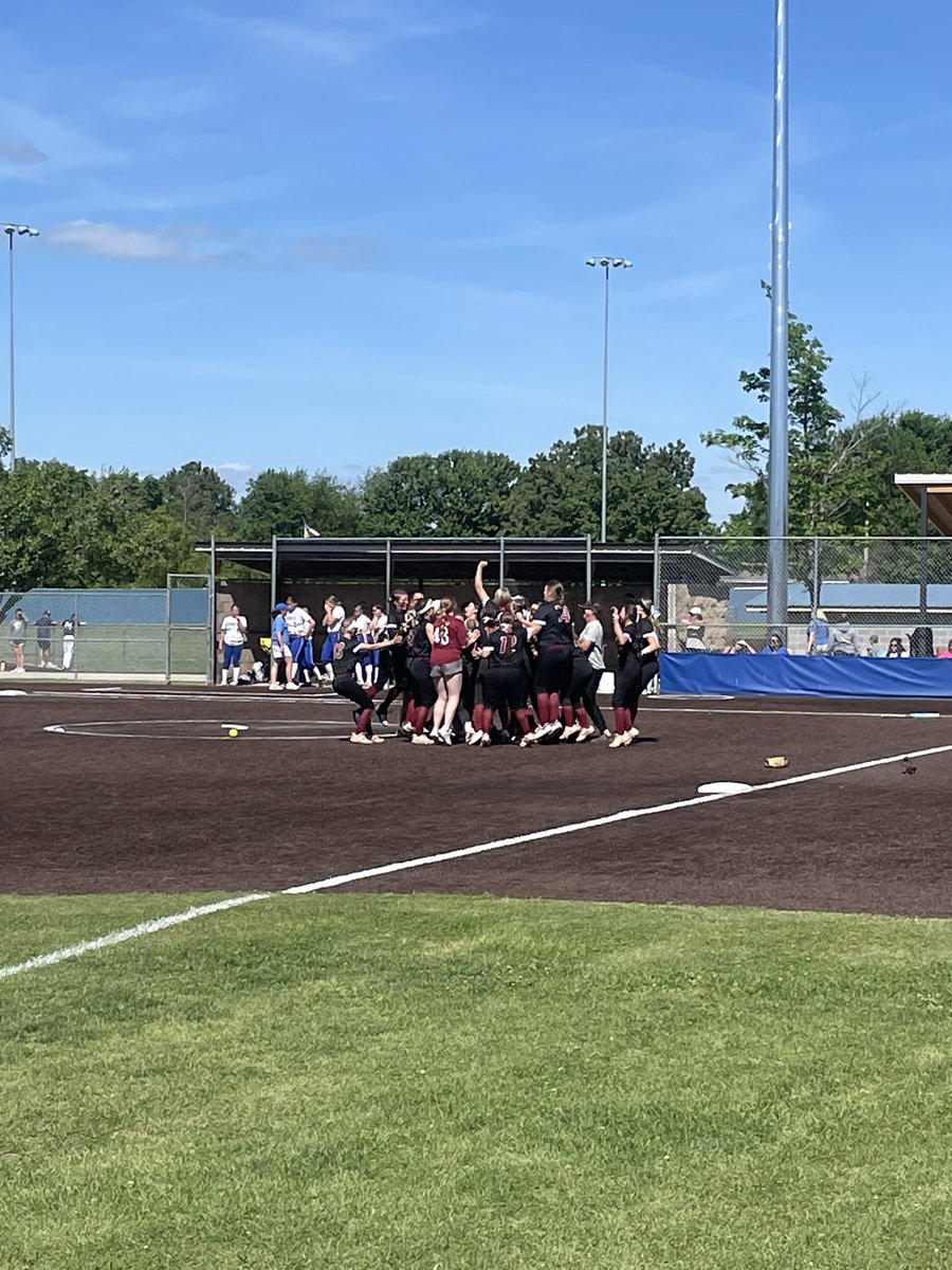snopeshow's tweet photo. Congrats to our @beebesoftball on getting the win and on to the semis! 2:30 tomorrow v GCT. @beebehighschool #BPRD https://t.co/zNZYB4RnSA