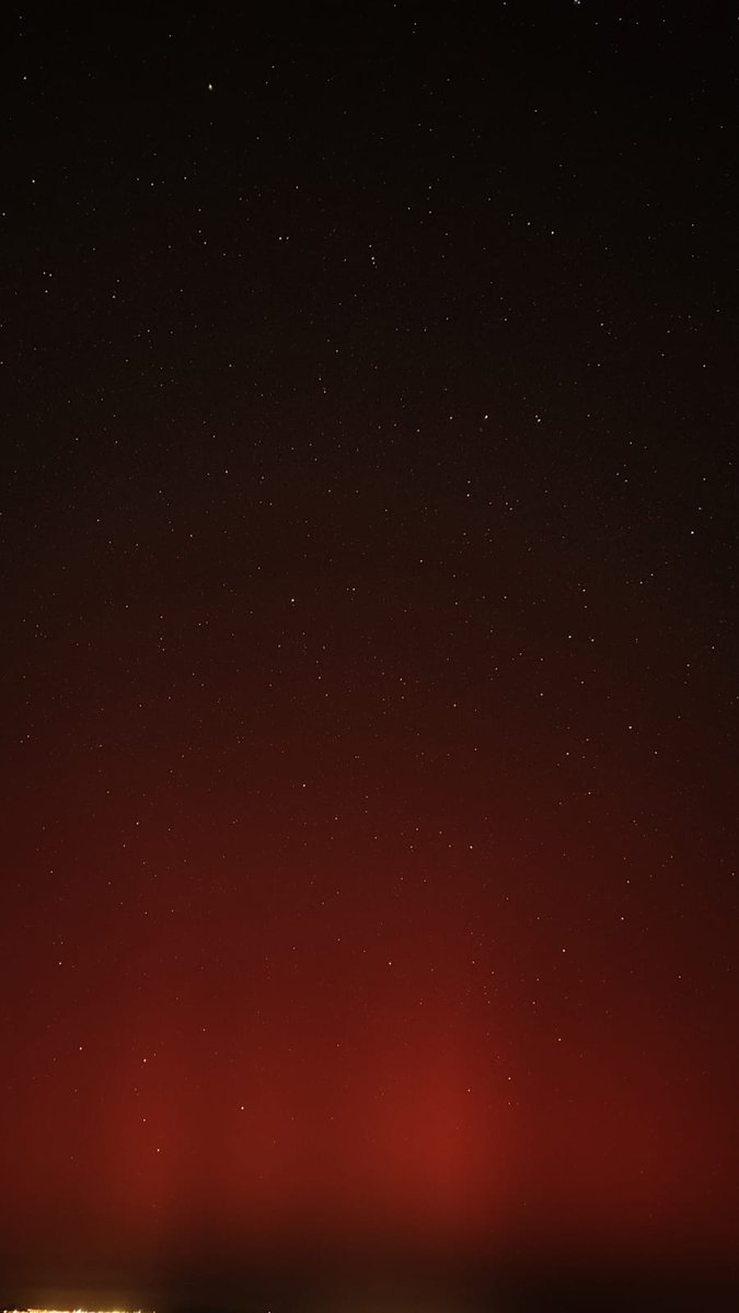 Auroras Boreales observadas desde Palma de Mallorca. 22.30 CEST. Puig de San Salvador. Felanitx) Imágenes de Juan San Nicolás @IAAMallorca 
@rtvenoticias @EFEnoticias @jmmadiedo @Josep_Trigo