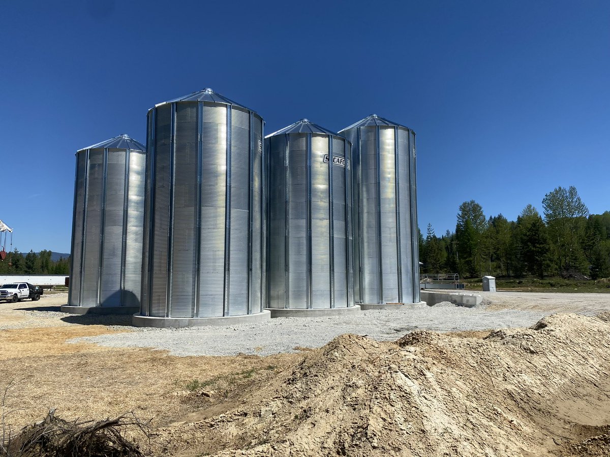 TandSSales's tweet photo. 6 - @SCAFCOGrain  bins completed. 2 - 2143 and 4 - 2136. Going to make a nice feed mill storage facility for our customer. https://t.co/A2kqCsOC3K