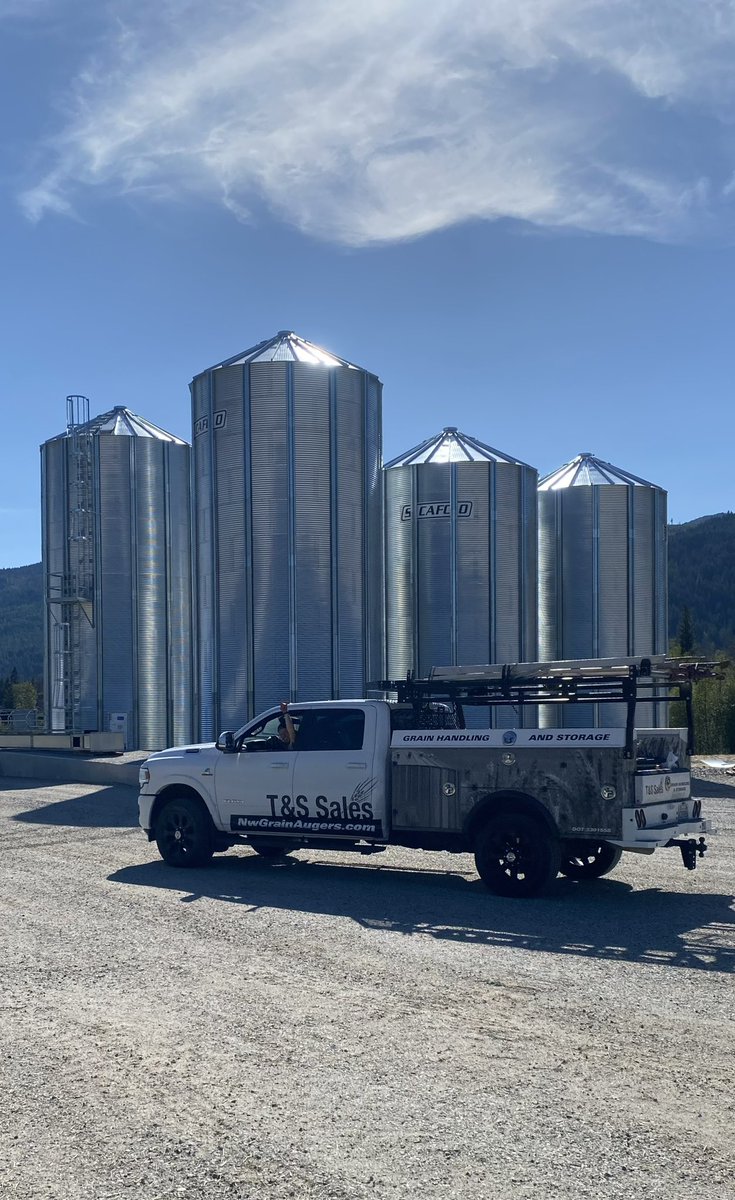 TandSSales's tweet photo. 6 - @SCAFCOGrain  bins completed. 2 - 2143 and 4 - 2136. Going to make a nice feed mill storage facility for our customer. https://t.co/A2kqCsOC3K
