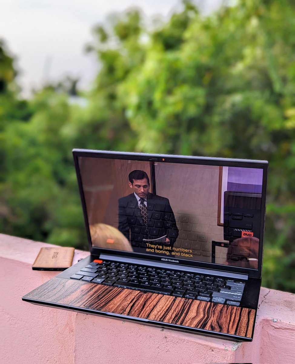 aunitstudios's tweet photo. @gadgetshieldz skin looks stunning on asus vivobook 14! better than i expected. https://t.co/qcul15FGj1