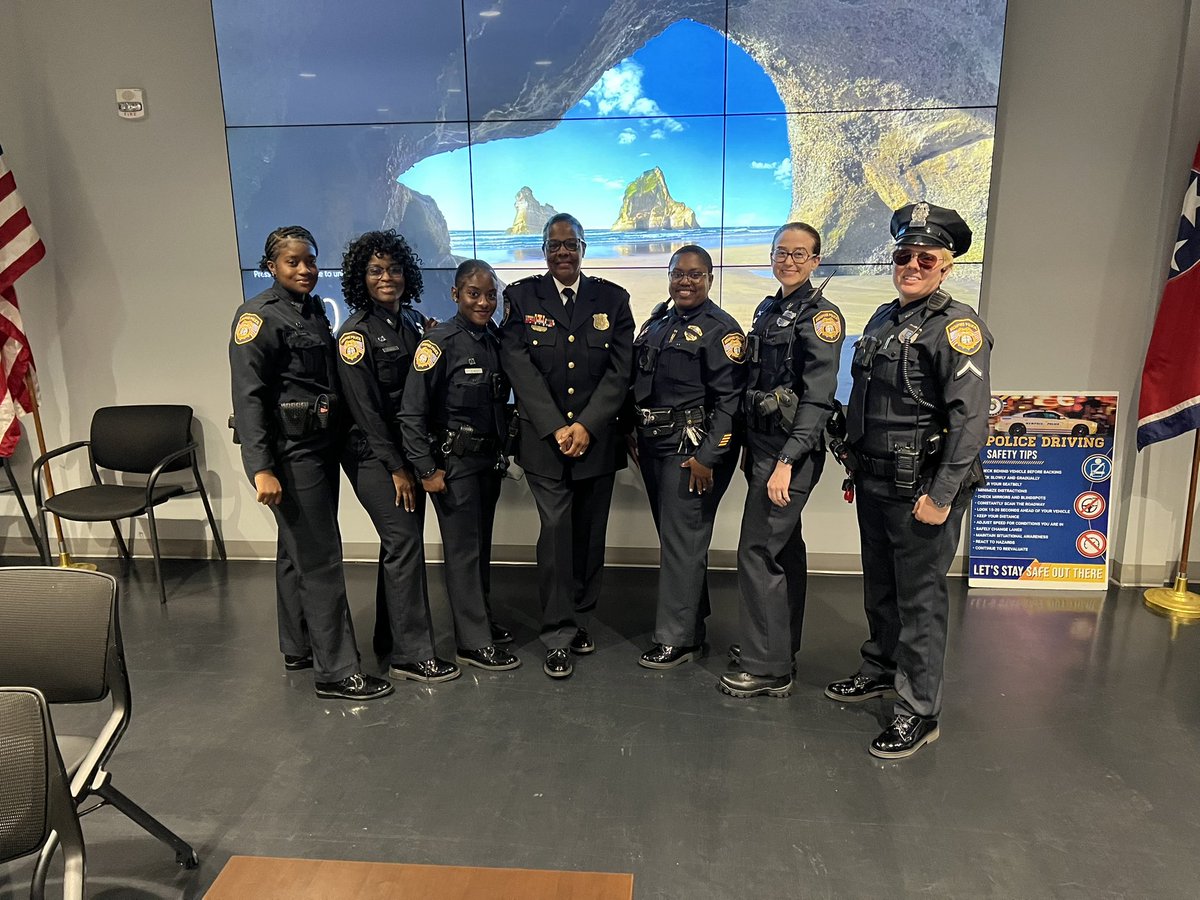 MEM_PoliceDept's tweet photo. Today the Memphis Police Department honored our fallen officers before we send families off to Washington DC, for Police Memorial week, May 12 - 18, 2024.
#memphispolicedepartment #memphistn #policememorialweek #fallenheroes #fallenofficers https://t.co/7clfURDO6q