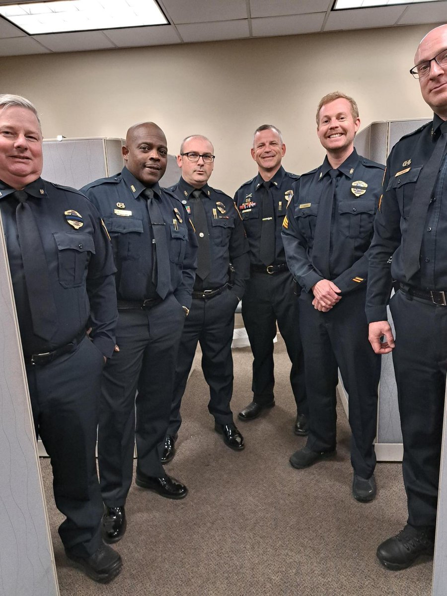 MEM_PoliceDept's tweet photo. Today the Memphis Police Department honored our fallen officers before we send families off to Washington DC, for Police Memorial week, May 12 - 18, 2024.
#memphispolicedepartment #memphistn #policememorialweek #fallenheroes #fallenofficers https://t.co/7clfURDO6q