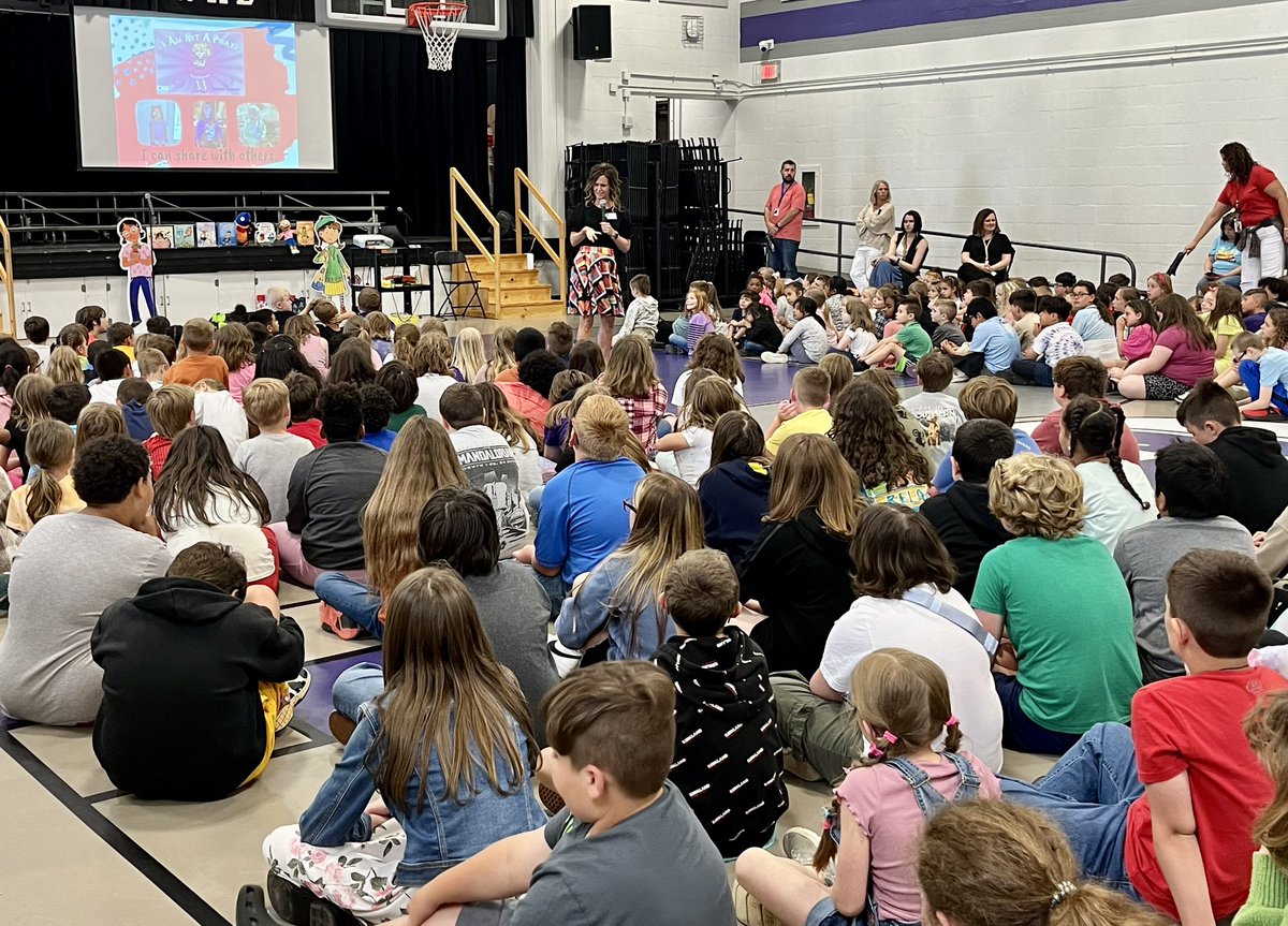 I got to visit four more schools in Tennessee! It has been a whirlwind tour, but so fun!🍓@FeedingMndsPrs @CleverbooksUS @FreeSpiritBooks #authorvisit