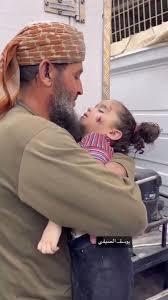 GAZZELİ BABA...

Kızılca kıyamet gökte bombalar
Sanki ölüm kusuyor kara topraklar
Bu defa çaresizdir loş sığınaklar
Gazzeli baba için kıyamet koptu
.

Musa Apuhan Şiirleri

Gazze hüsranımız değil, isramız olacak.